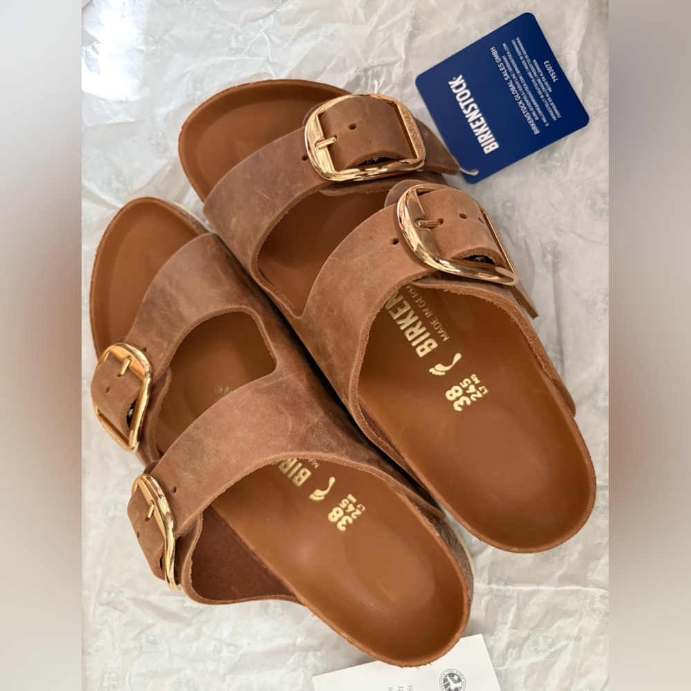 NIB Birkenstock Arizona Big Buckle Oiled Leather. Color: Cognac. US size 7.